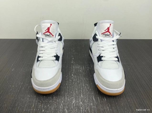 SB x 4 Nike DR5415-100 Air Jordan 1123